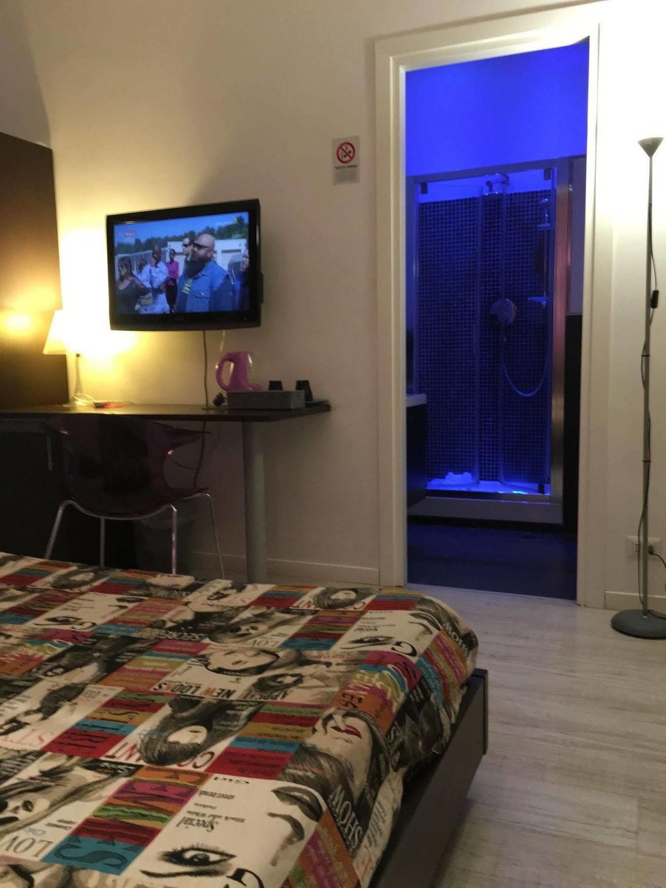 Chroma Italy - Chroma Tessera Bed & Breakfast Rom