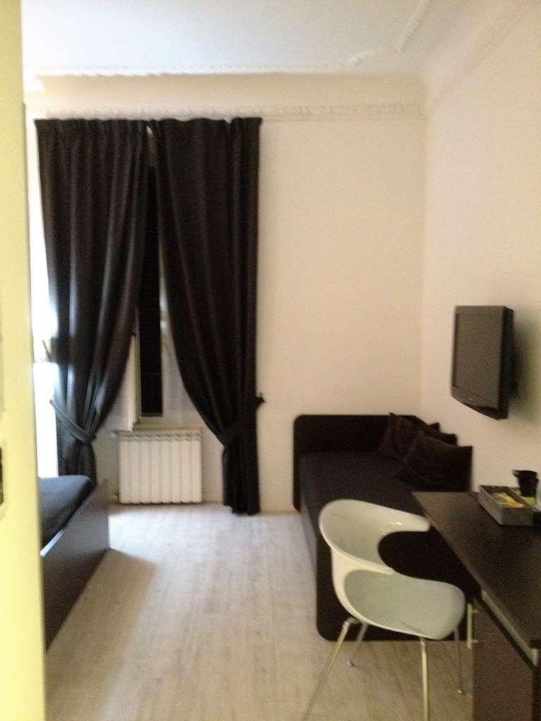 Chroma Italy - Chroma Tessera 2* Rom